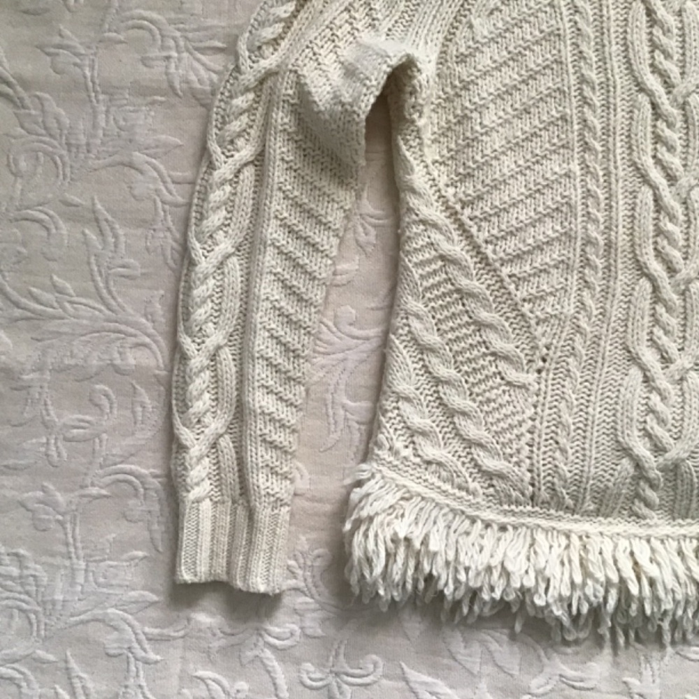 Women’s Banana Republic Cream Cable Knit Sweater - Picture 4 of 8